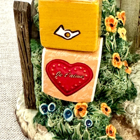 Love Letters - Goebel M. I. Hummel Special Edition Musical Hummelscape 2002 - Picture 4 of 16